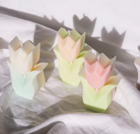 Tulip Candle